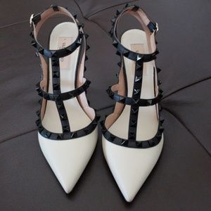 Valentino 'Rockstud' T strap